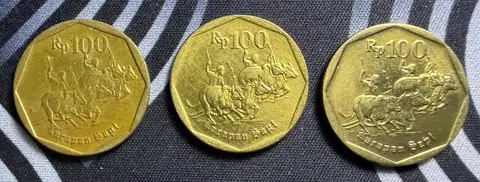 Koin Rp 100 Karapan Sapi (1991-1998) - Kuningan - uang kuno Indonesia era Orde Baru kondisi XF